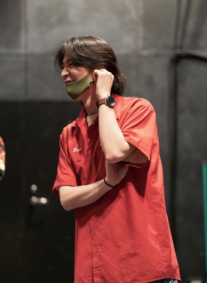 演出:内田 達也