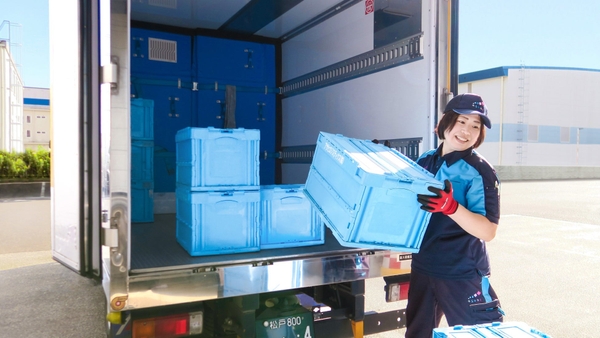 女性ドライバー（イメージ素材）