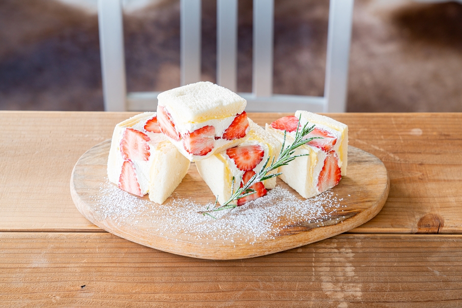 キュービックいちごサンド