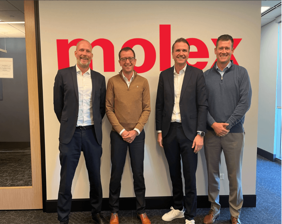 Molex本社にて、HMS NetworksとMolex Industrial Solutions事業部の関係者による会合の様子