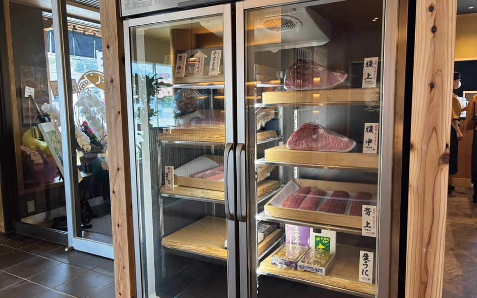 生本まぐろショーケース