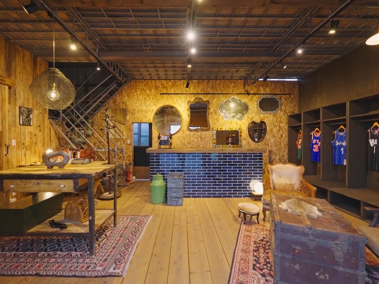 理想の住まいは「一点もの」との出会いから。monoroom大阪で体感する、感性を編集する暮らし