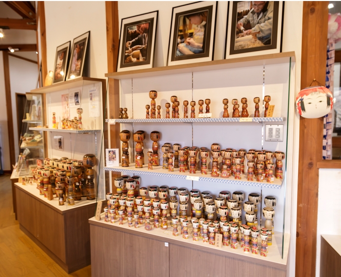 弥治郎こけし村