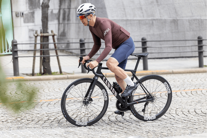 ヒルクライムに最適なSES3.4（1,380g、リムハイトF: 39mm, R:43mm）