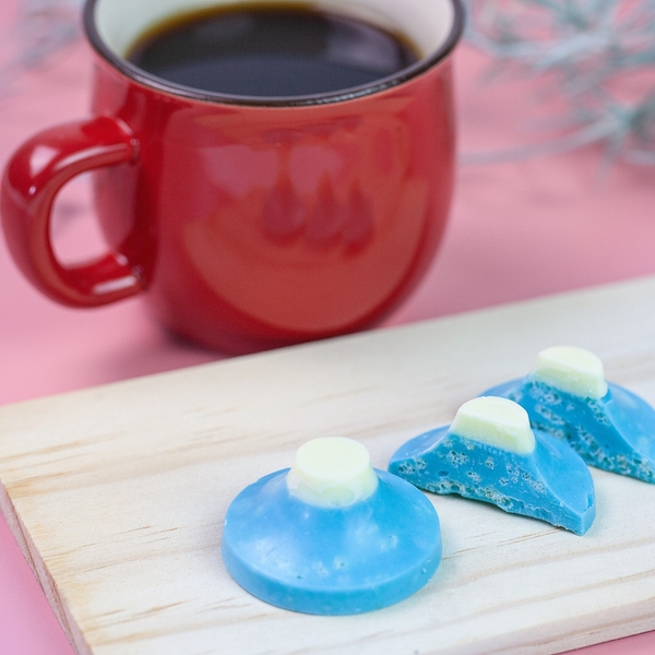 青い富士山チョコクランチ