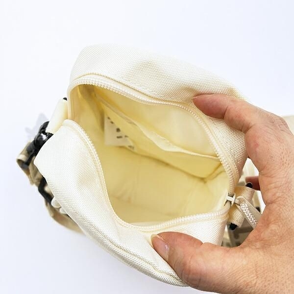 キティのショルダーバッグ