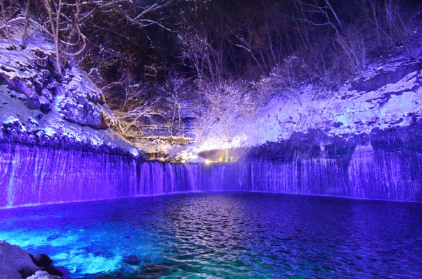 軽井沢白糸の滝真冬のライトアップ開催　 星・雪・水・光　軽井沢の大自然を堪能