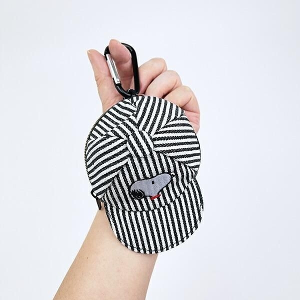 スヌーピーのキャップ型ポーチ