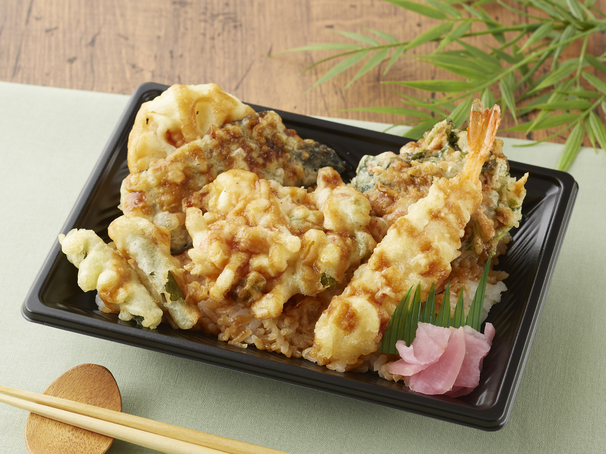 お求めやすい価格で、旬の野菜を楽しむ!! 海老と野菜のたっぷり天重 5月14日(火)新発売