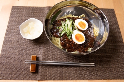 ドラマ『スタートアップ!』にちなんだ韓国ジャージャー麺を再現!