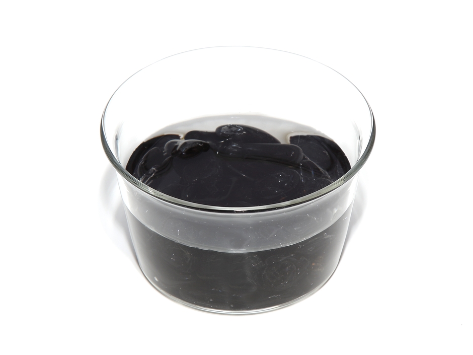 水に浸けたトルマリン