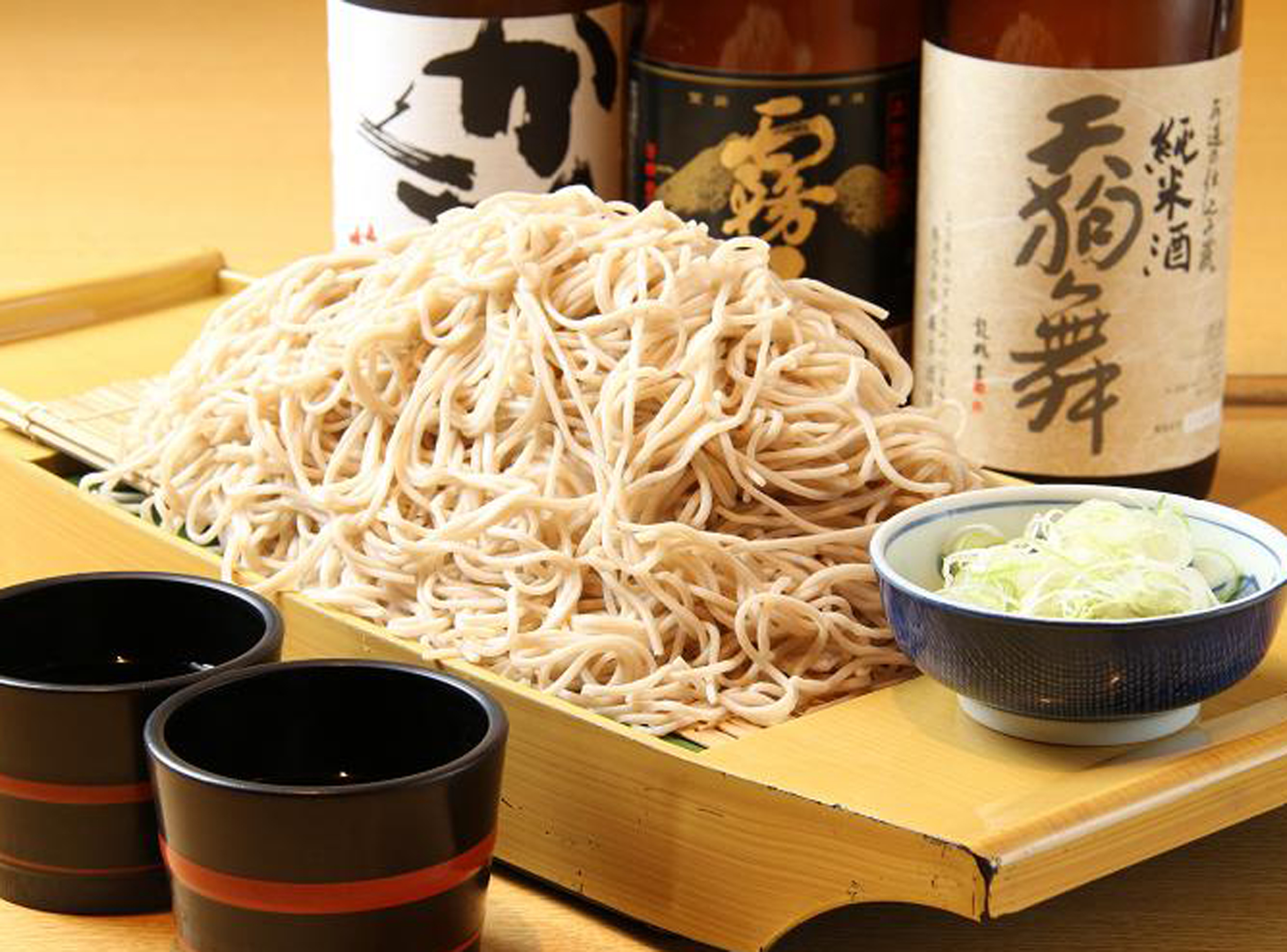 飲みの締めには大きな舟盛りで!
