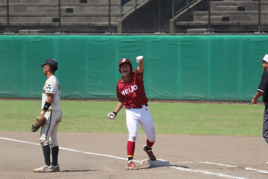 最終回に安打を放った加納選手