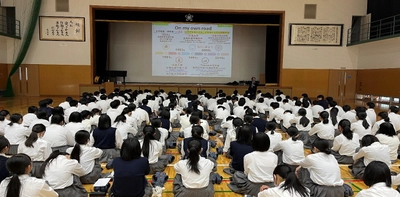 近畿大学附属広島高校東広島校が1年生対象の「進路講演会」を開催　大学進学を見据え、生徒の進路選択への視野を広げる