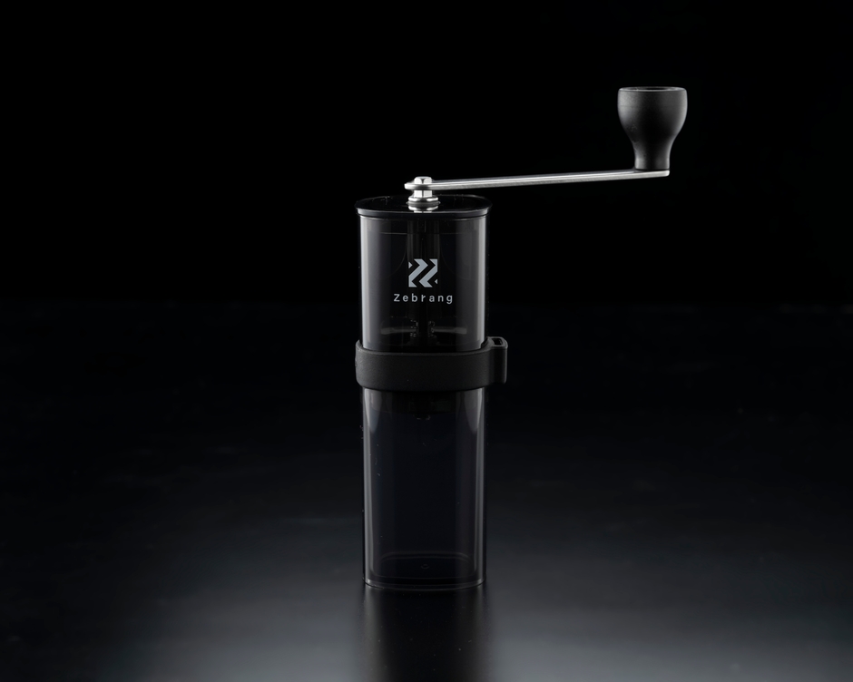 ハンドコーヒーミル(黒背景)