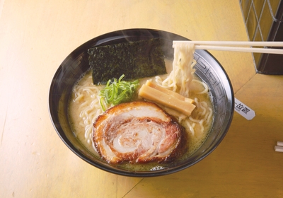 羅臼昆布と鮭節の旨出汁味噌らーめん+厚切り炙りチャーシュー