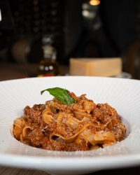 ワイキキのサンパウロ・ピザ＆ワインが2026年の新展開を公式発表： フレッシュパスタ・プログラムが本格始動