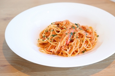 料理イメージ 「ズワイ蟹とトマトクリームソースのスパゲッティ」