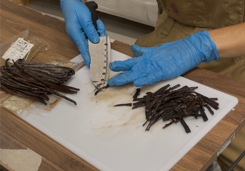 バニラビーンズの下処理