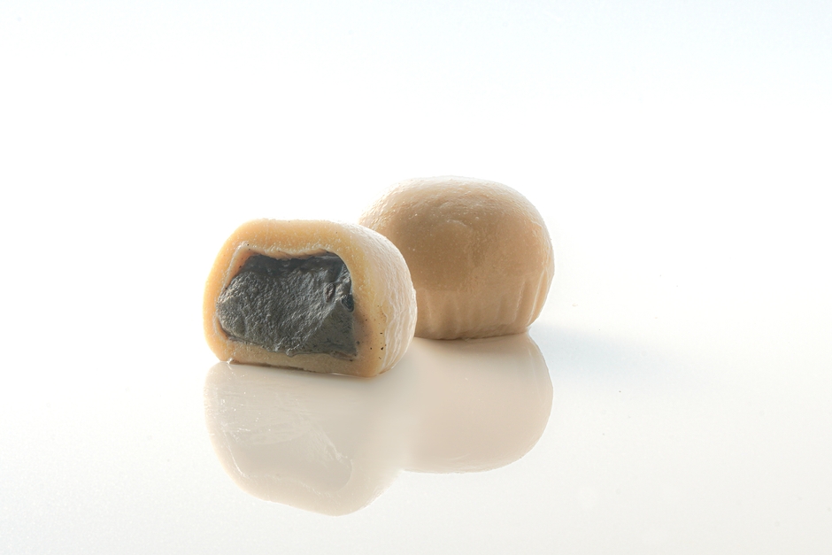 麩屋万商店「生麩まんじゅう たまかざり 黒胡麻」