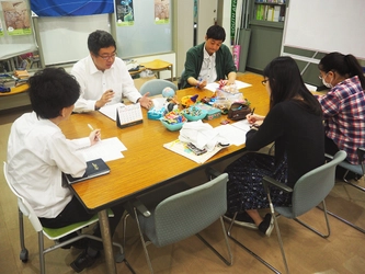 岡山理科大学　「ランチタイム外国語講座」好評／学生、教職員がお昼休みに気軽に勉強!　／講師は留学生や職員で、英語、中国語、韓国語を開講中