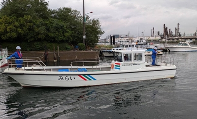 小型清掃船（写真1）
