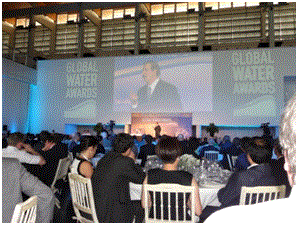 Global Water Awardの様子（初日晩）ー総勢500名12台の大型バスで会場を移動―