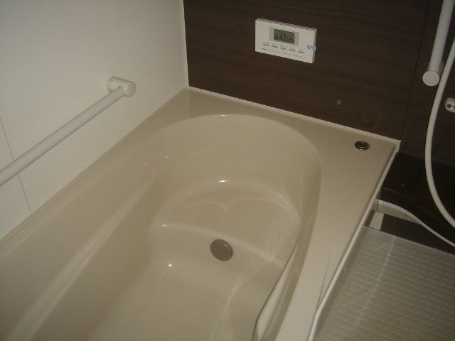 浴槽は汚れやすいが掃除は重労働