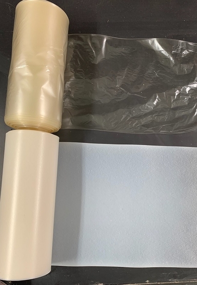 生分解性樹脂フィルム PLA+CNFフィルム(上)PBS+CNFフィルム(下)