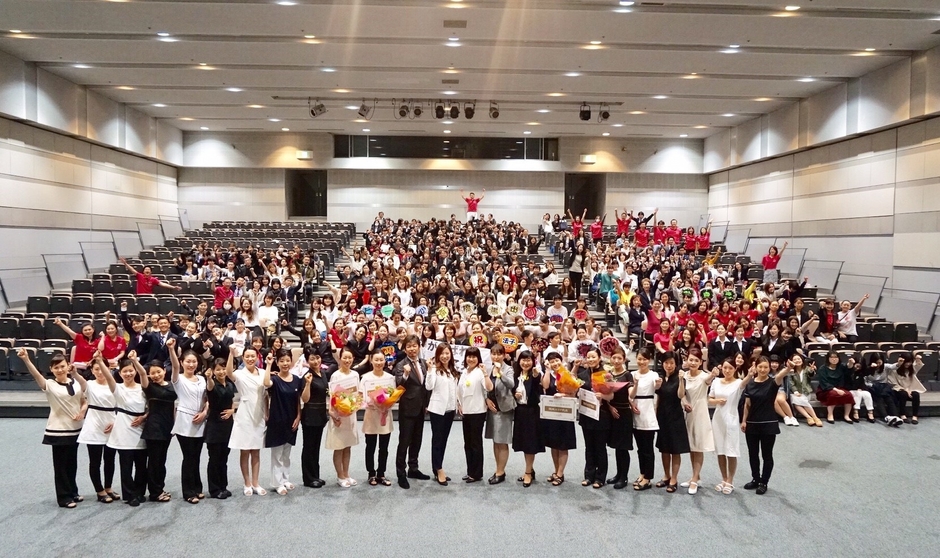 選手と観客で記念撮影