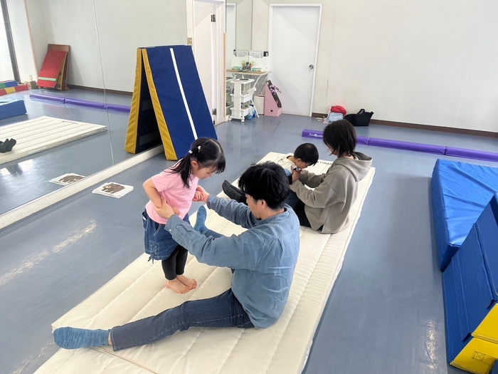 レッスン風景(親子体操) 2