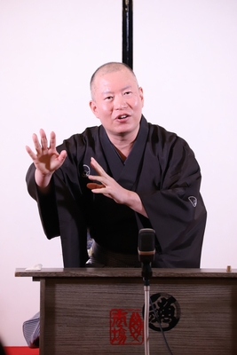 旭堂南湖(講談) 撮影:宮岡里英