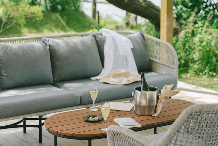 午後のテラスの風景(イメージ)