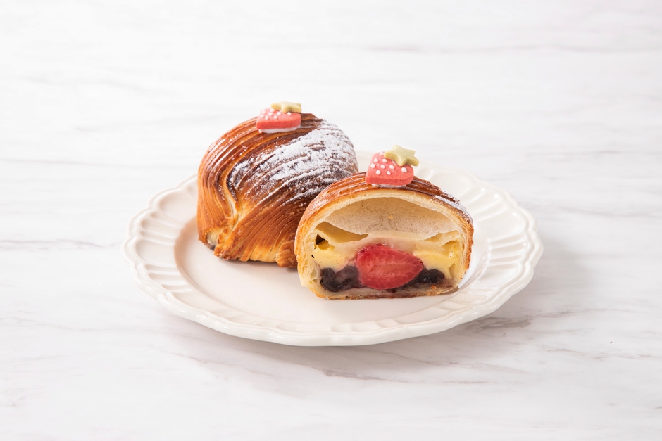 MONT-NOM【パンスイス いちご大福】