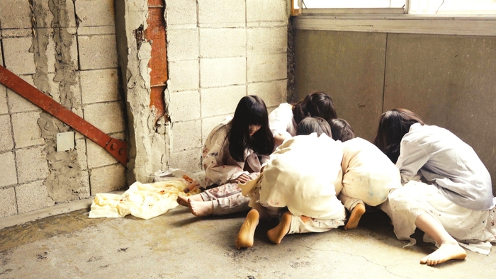 MVの一場面。映画みたいな世界観!