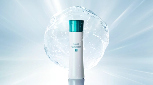 ロングセラー美白※1化粧水が10年ぶりにパワーアップ! 
伝統植物「藍」から抽出した「藍ルーロス®※5」配合の美白※1化粧水