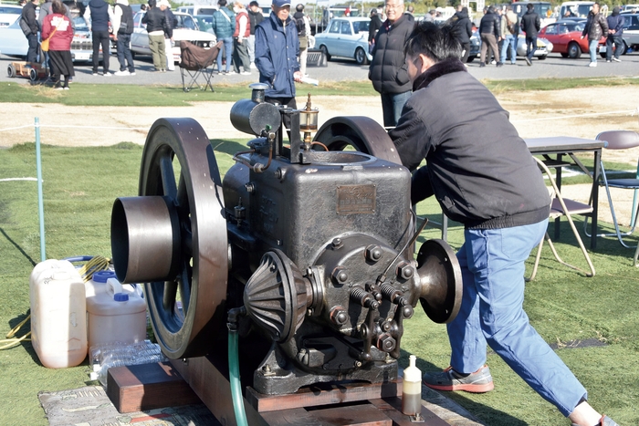 昔懐かしい石油発動機運転実演