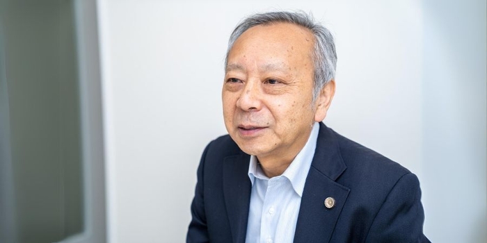 アース法律事務所 河東弁護士