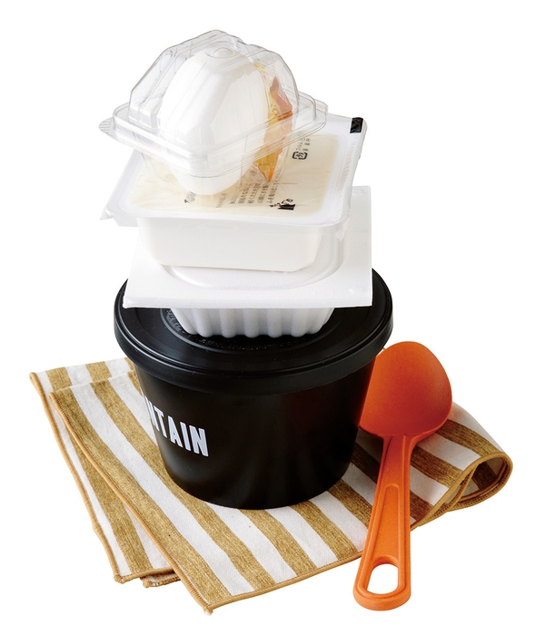 ご飯、納豆、絹ごし豆腐、温泉玉子をセットアップ! 「納豆腐丼温たまのっけ」