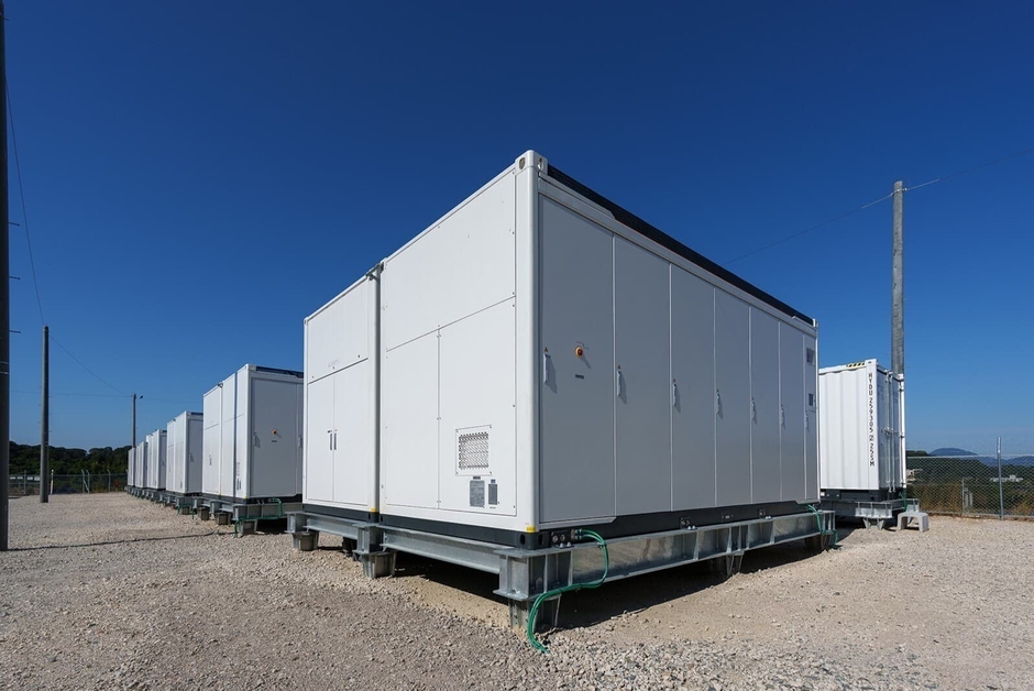 サングロウ製蓄電システム「PowerTitan 2.0」が設置された様子