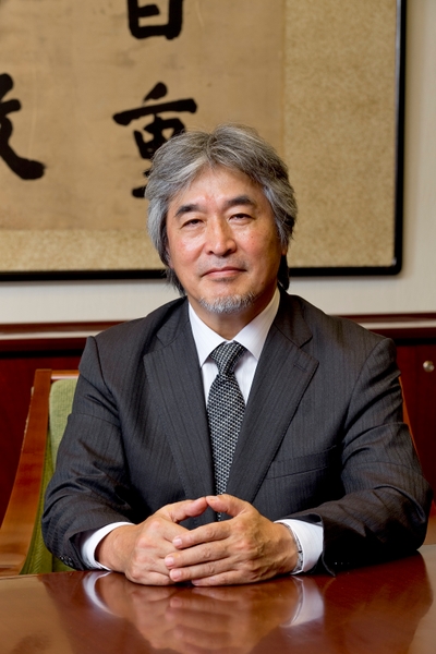 山極壽一氏（総合地球環境学研究所所長・人類学者）　※選考委員長