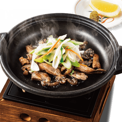 炭火鶏の陶板焼き