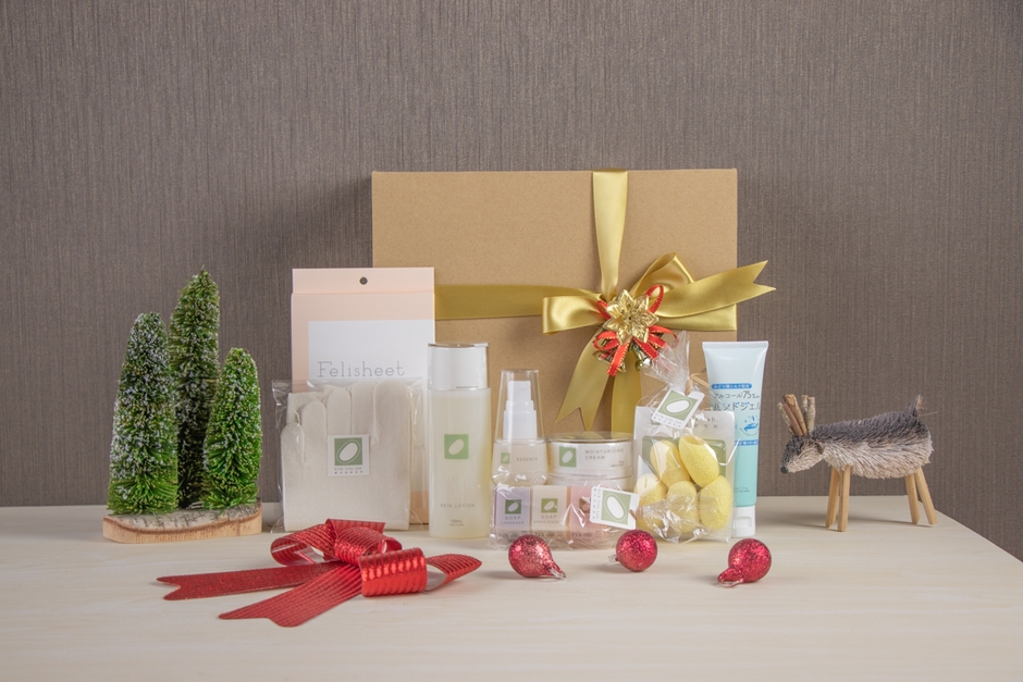 (2)Xmas 絹生活研究所コスメセットA