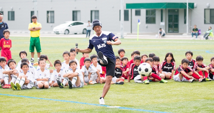 金田喜稔氏によるサッカークリニックの様子