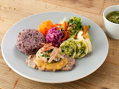 豚肩ロースの味噌焼き~岩下の新生姜と小松菜のナムルのせ~