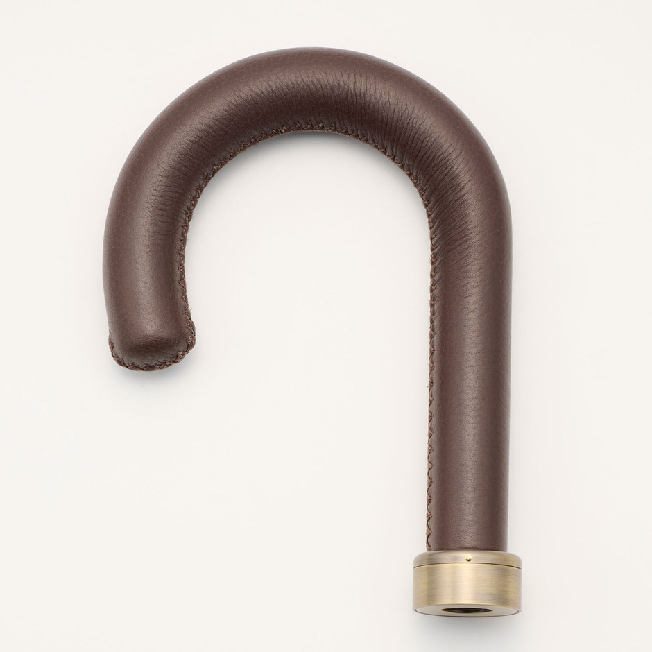 メンズ手元:レザー・ダークブラウン