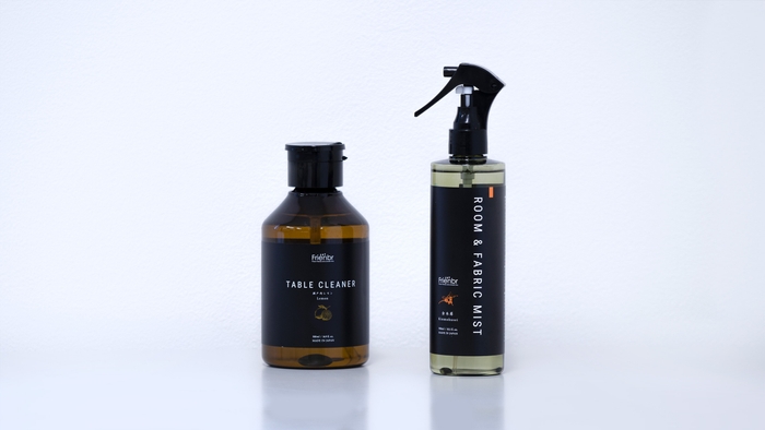 「フレンバー テーブルクリーナー 瀬戸内レモン」と「フレンバー ルーム&ファブリックミスト 金木犀」