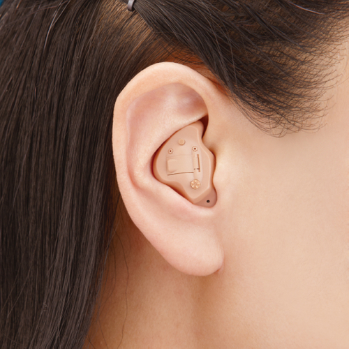 【耳あな型】超小型～フルサイズ まで4種類、聴力と 耳の形状に合わせて 作製します。