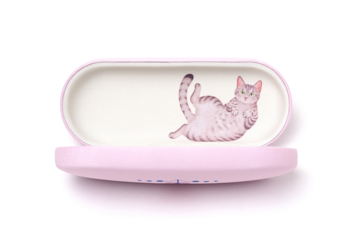 ケース内側にはへそ天などくつろぎ猫がいます