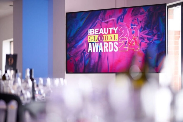 【日本初】イギリスのhpcimediaが運営する品評会「PureBeautyGlobalAwards」の申請代行を開始。